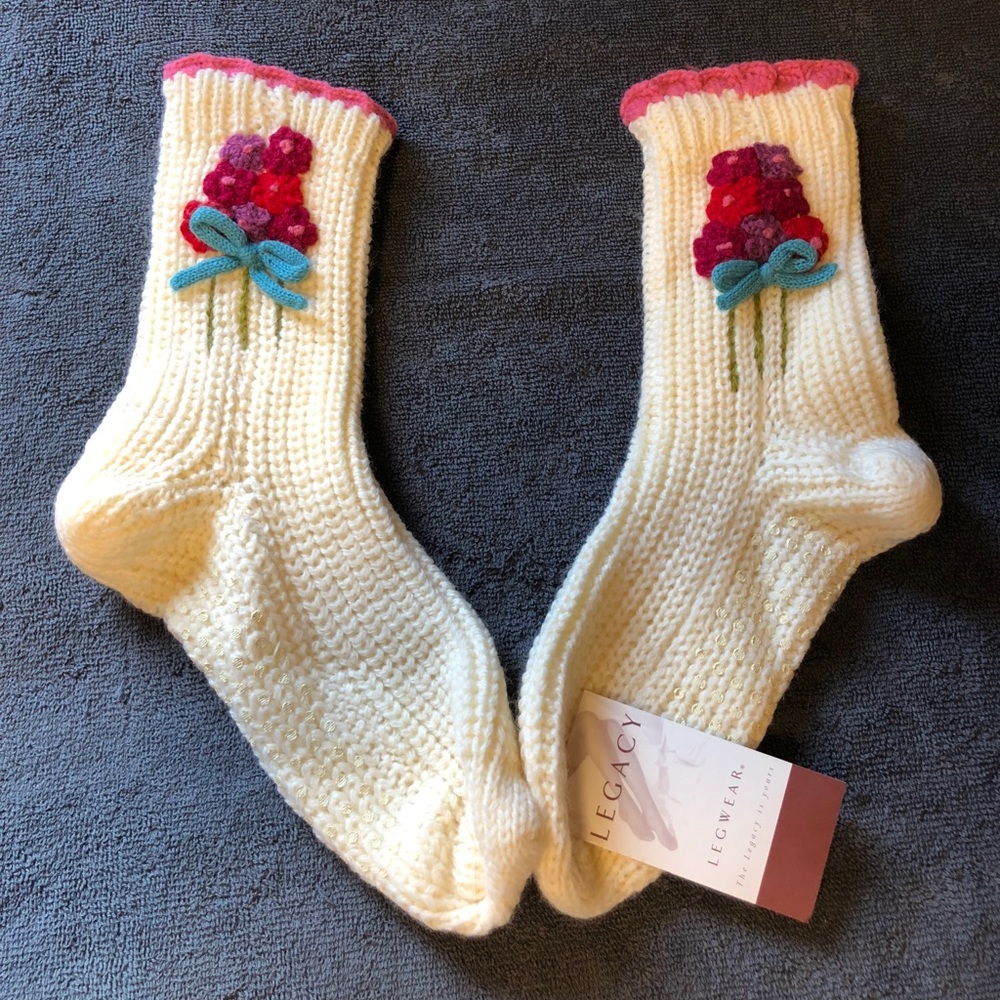 Legacy Legwear 1 pair ivory bouquet slipper socks